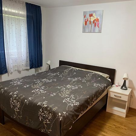 Apartment Dzeni SJJ Eksteriør billede