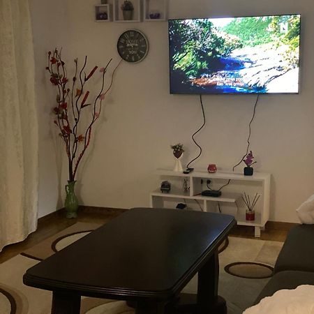Apartment Dzeni SJJ Eksteriør billede