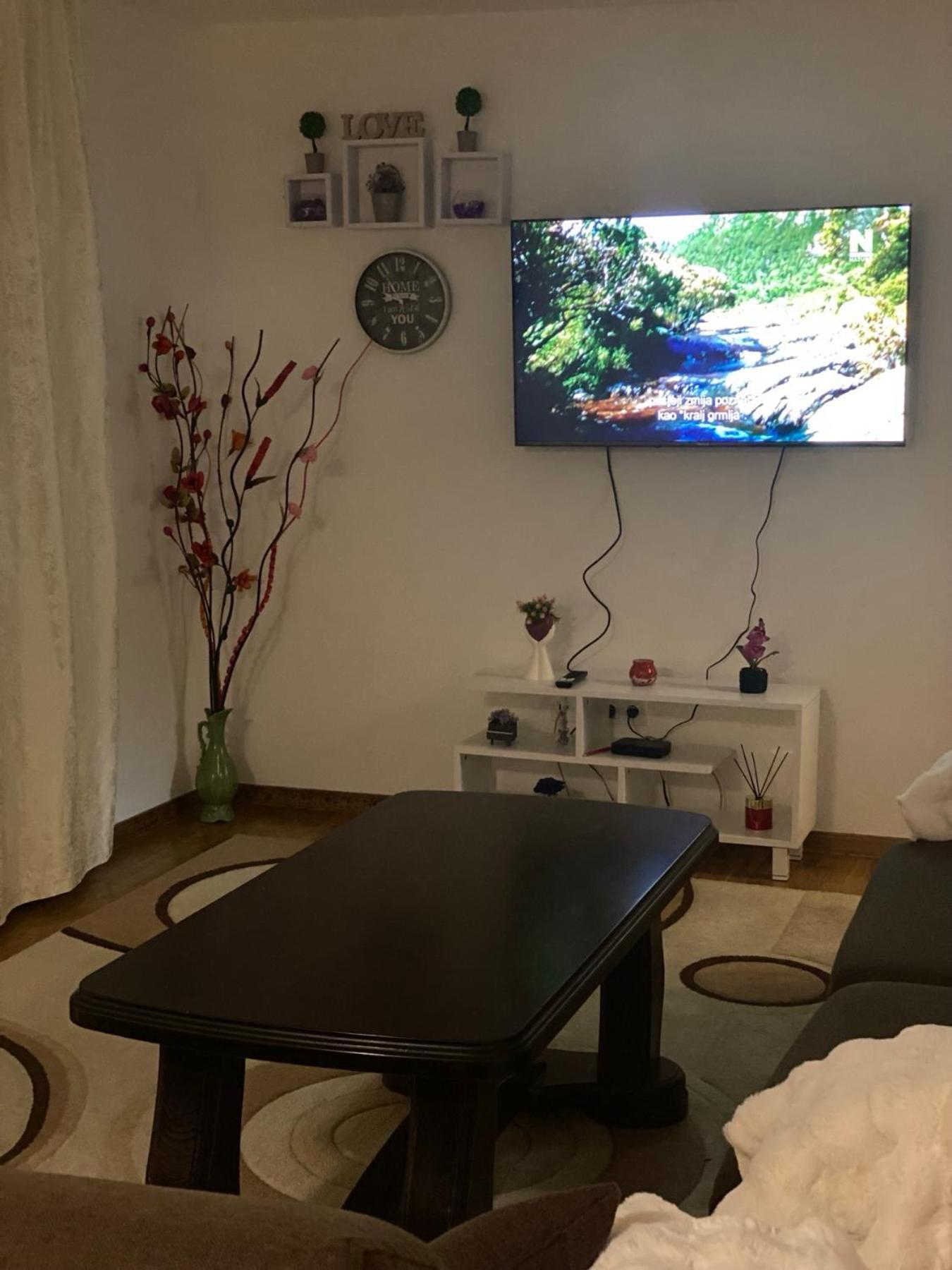 Apartment Dzeni SJJ Eksteriør billede